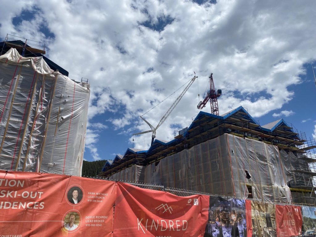 East Tower crane 4.1